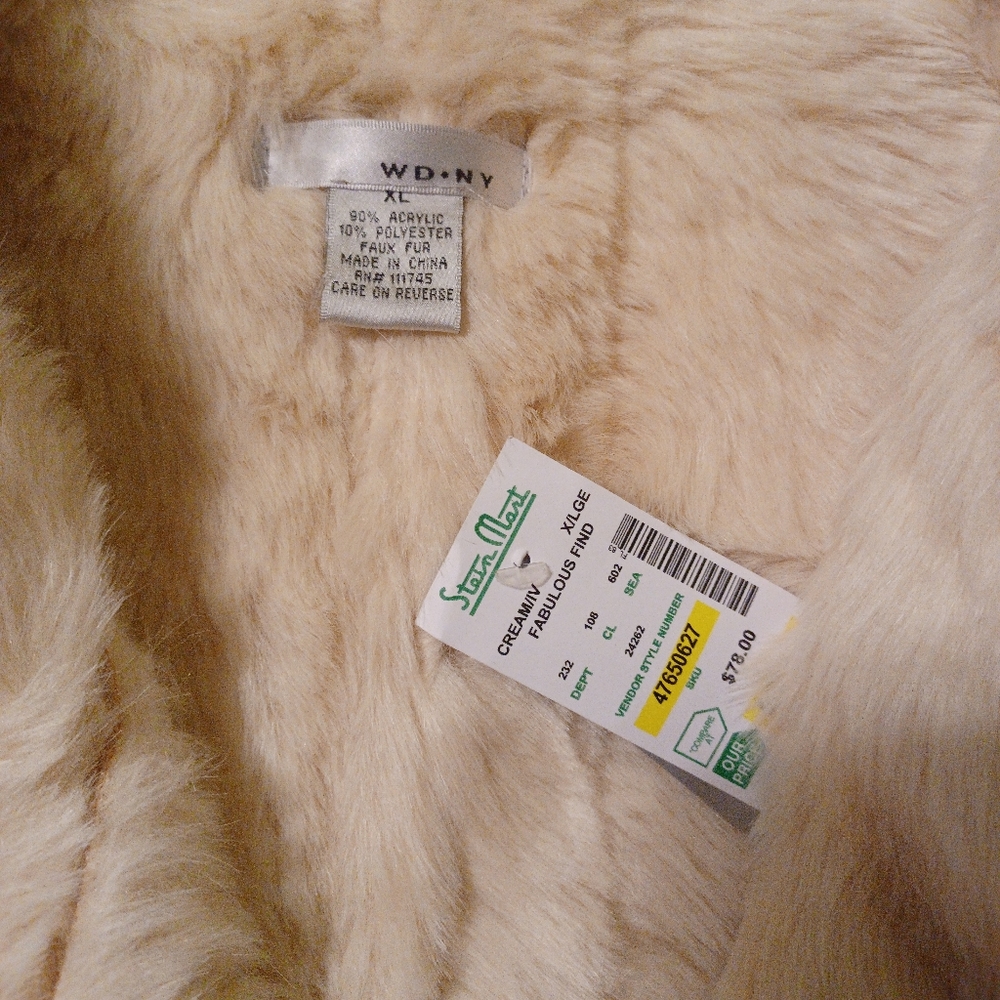 Vest - Picture 3 of 8